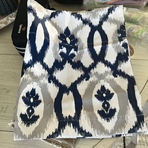 Drift Away Single valance